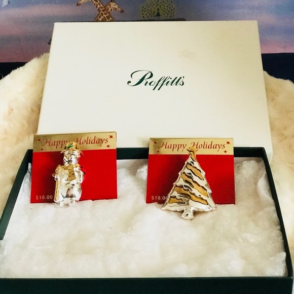 PROFFITS HAPPY HOLIDAY Christmas pin bundle 🎄 - Picture 6 of 8